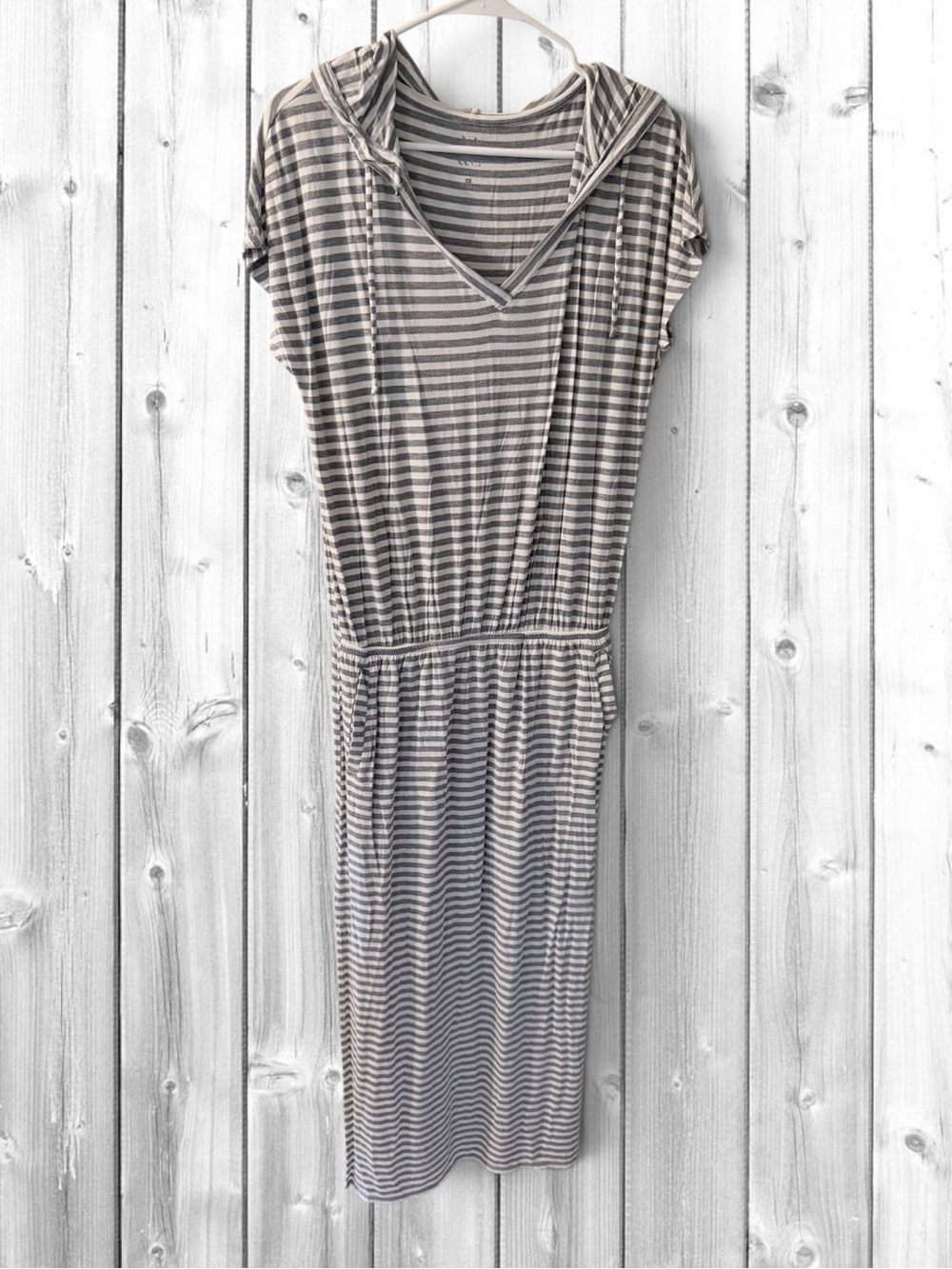🌼New York & Company Gray and White Striped Hooded Midi Dress